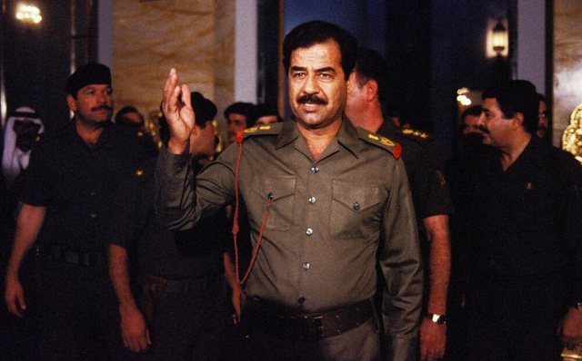 Vladimir Putin dhe Saddam Hussein kanë shumë të përbashkëta – Podiumi ...